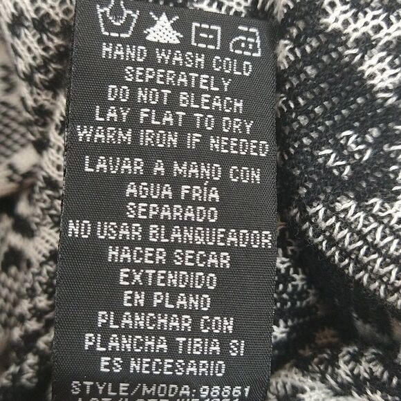 Women's black and white Long Sleeve  Aztec print Knit Sweater dress sz S Western - Picture 10 of 10